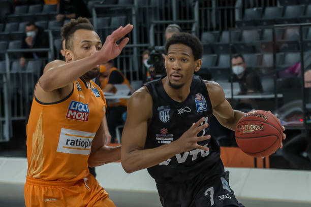 够迅速适应 够迅速适应