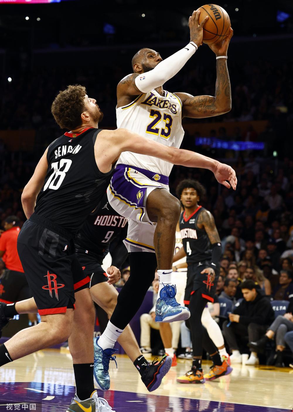 让他一步步 让他一步步