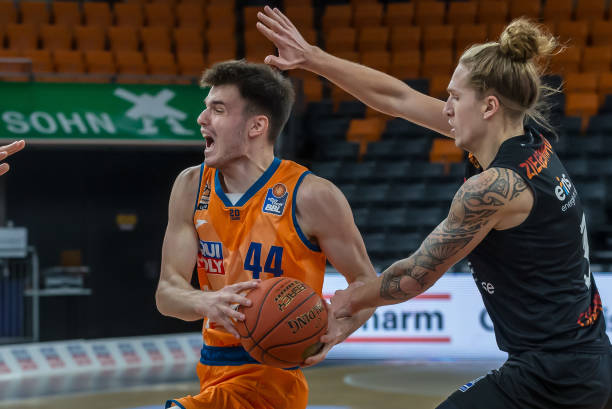 奉献了一场 奉献了一场